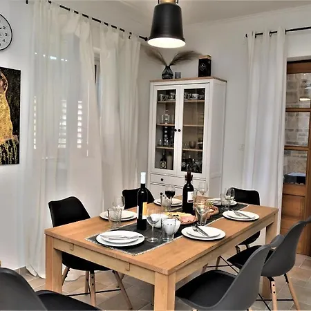 Aries Holiday home *