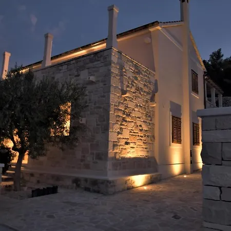 Holiday home Aries Supetar